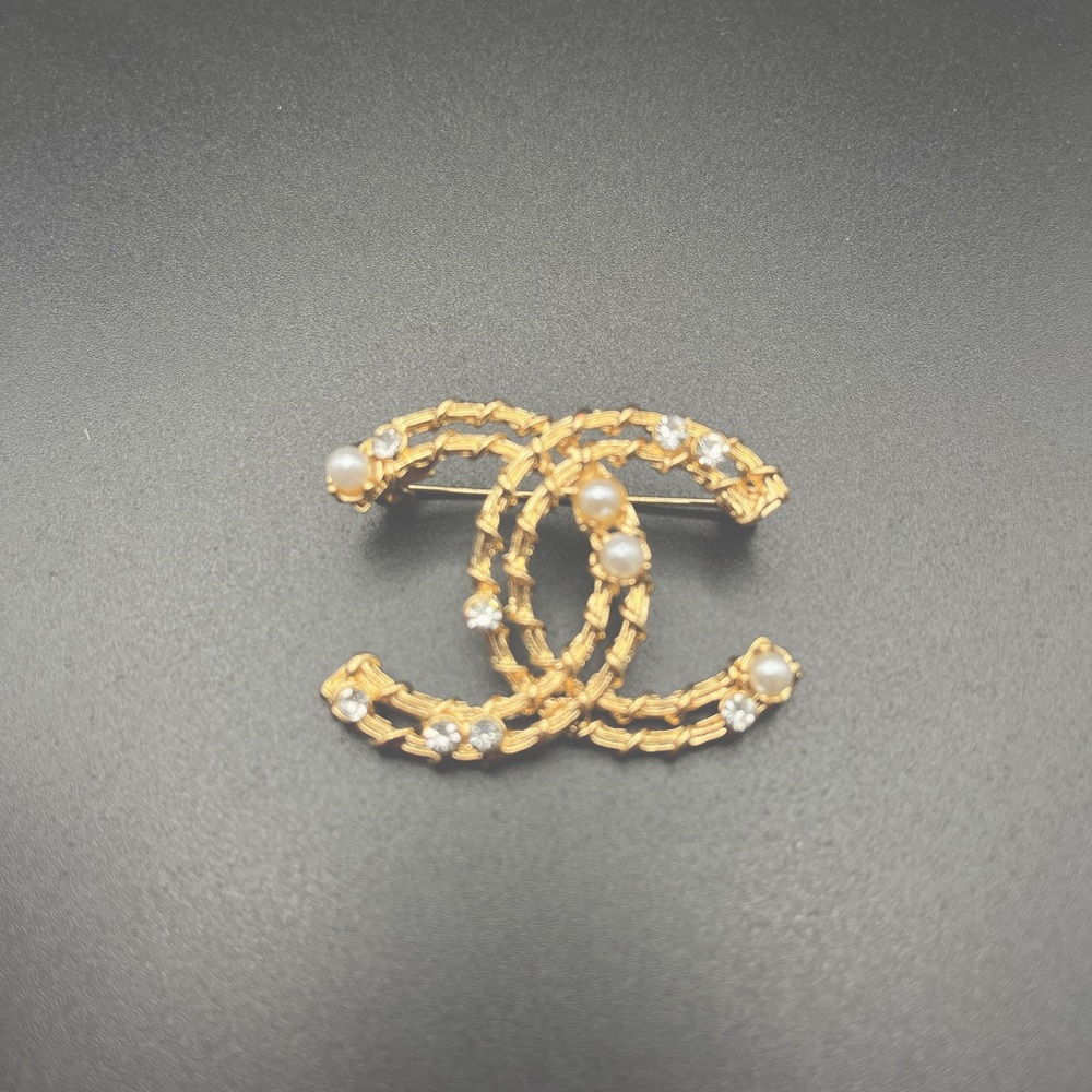 Brooch